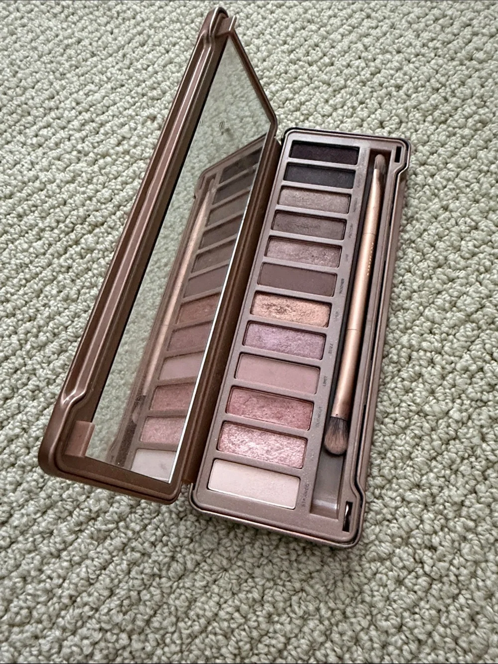Urban Decay Naked3 Rose-Toned Eyeshadow Palette